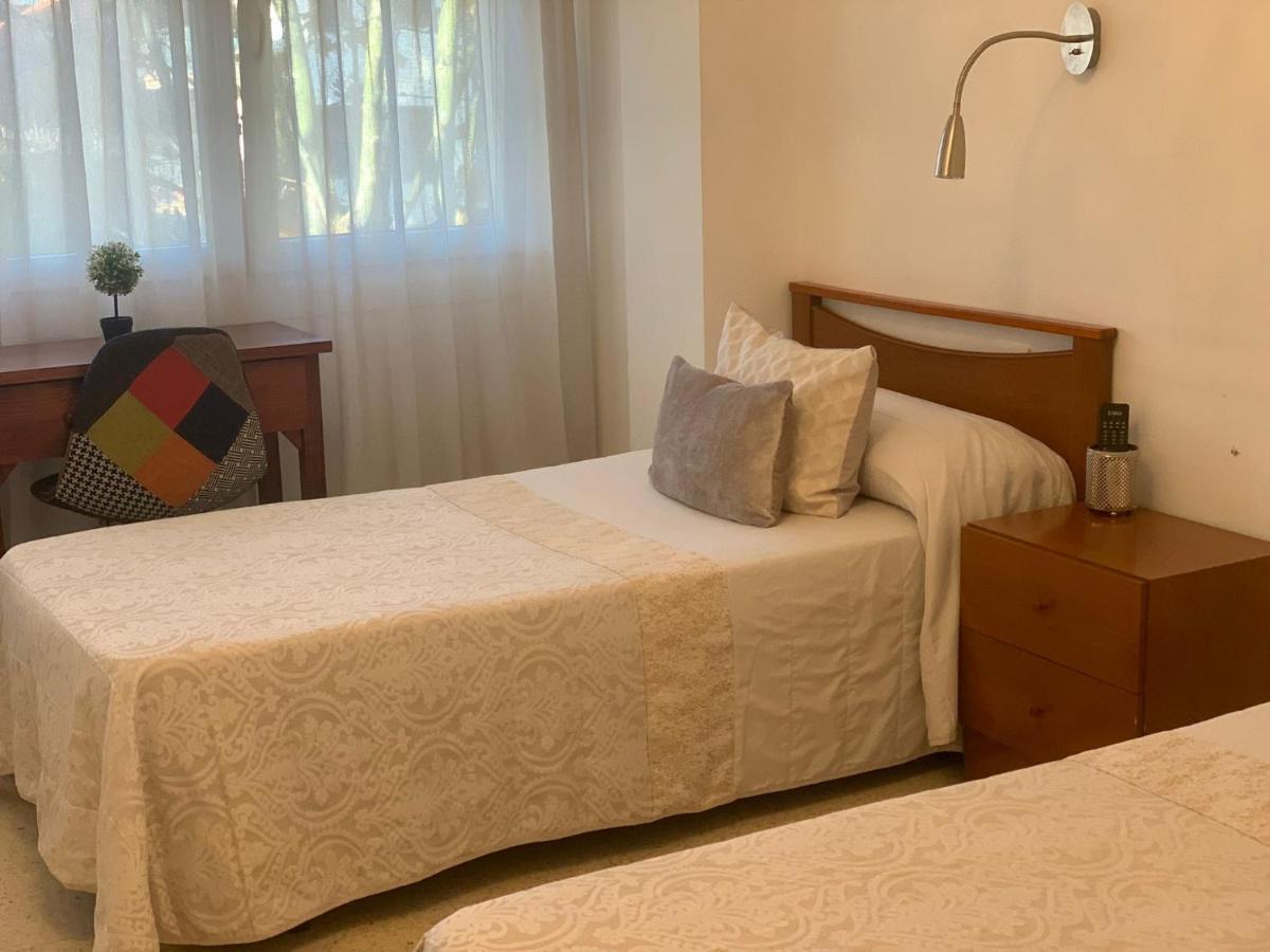 Hostal Torras Sant Hilari Sacalm Luaran gambar