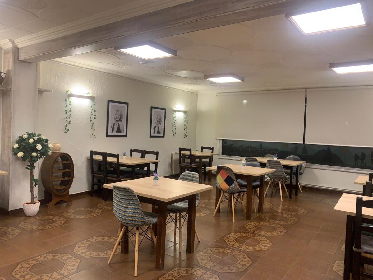 Hostal Torras Sant Hilari Sacalm Luaran gambar